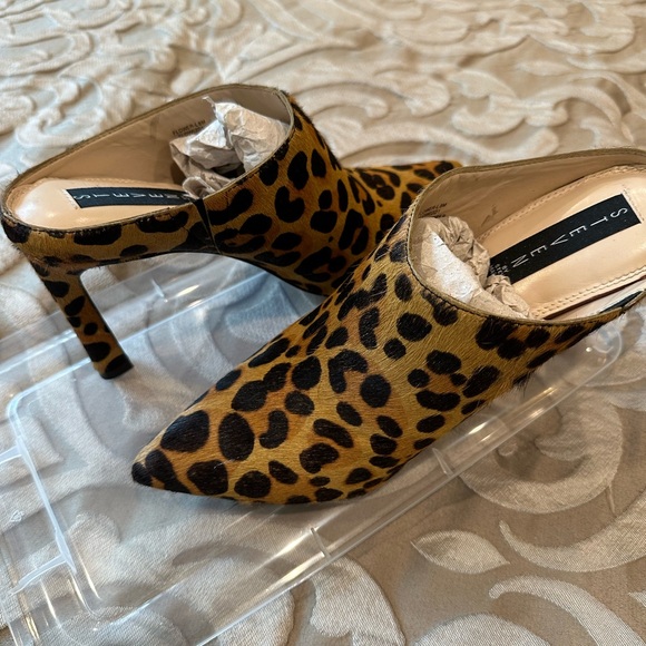 Steven by Steve Madden leopard fur mules; size 8.5; brand new - Picture 2 of 8